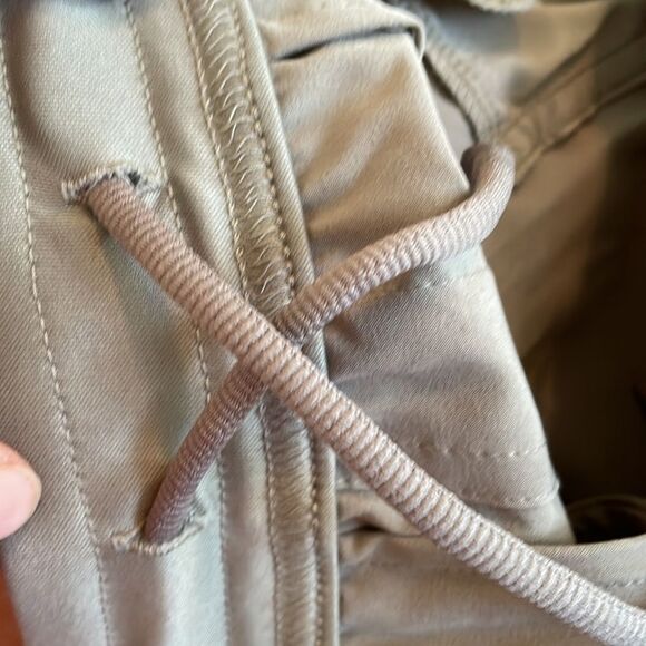 NWT Amazon taupe polyester/elastane athletic shorts - Picture 7 of 8